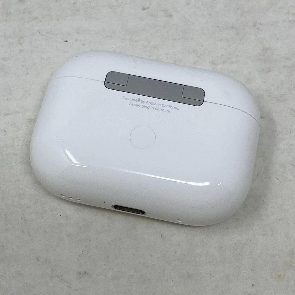 Apple AirPods Pro 2nd Gen MagSafe Charging Case USB-C White A2968 Untested